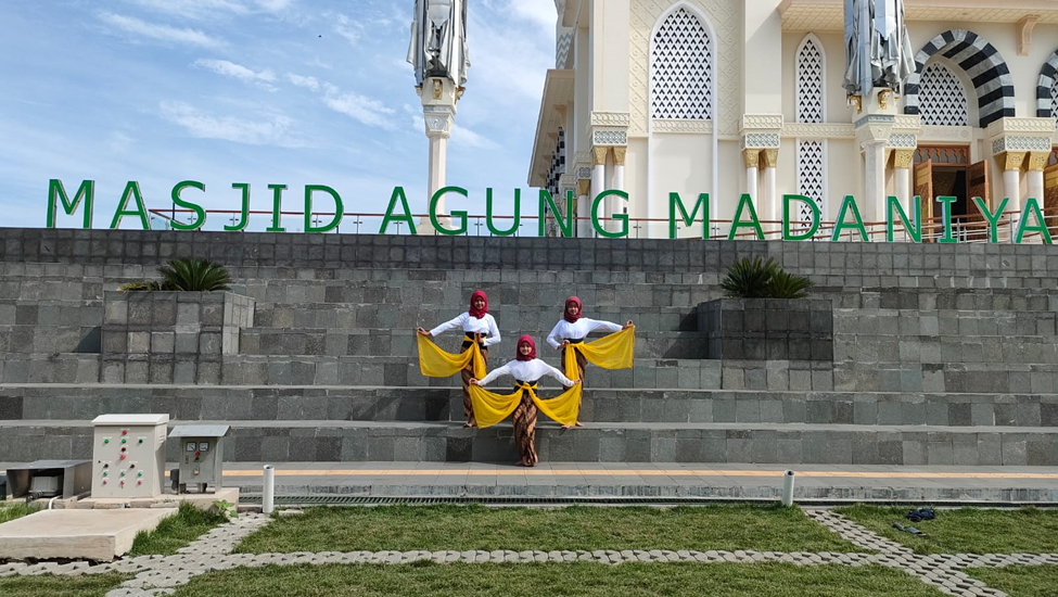Gladi Lomba Tari Karang Tumandang Gladi Lomba Tari Karang Tumandang